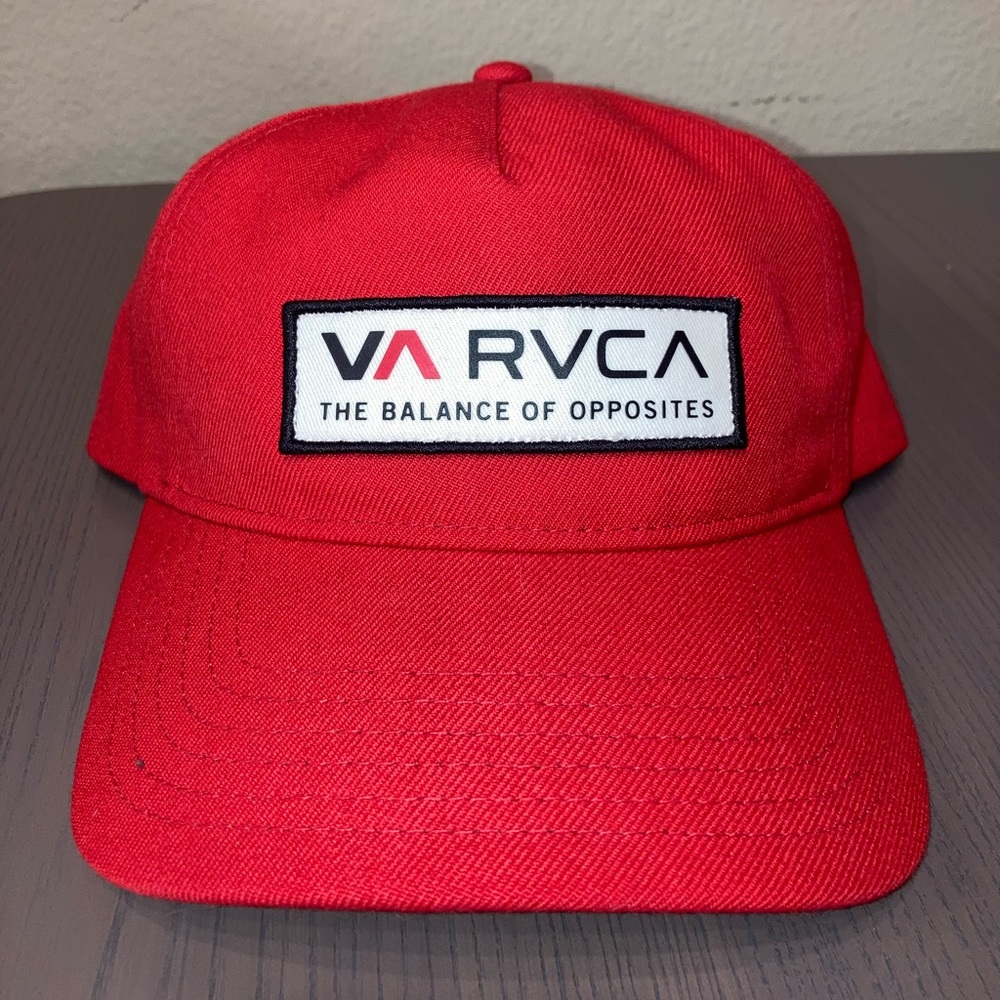 Like new RVCA SnapBack mid fit
